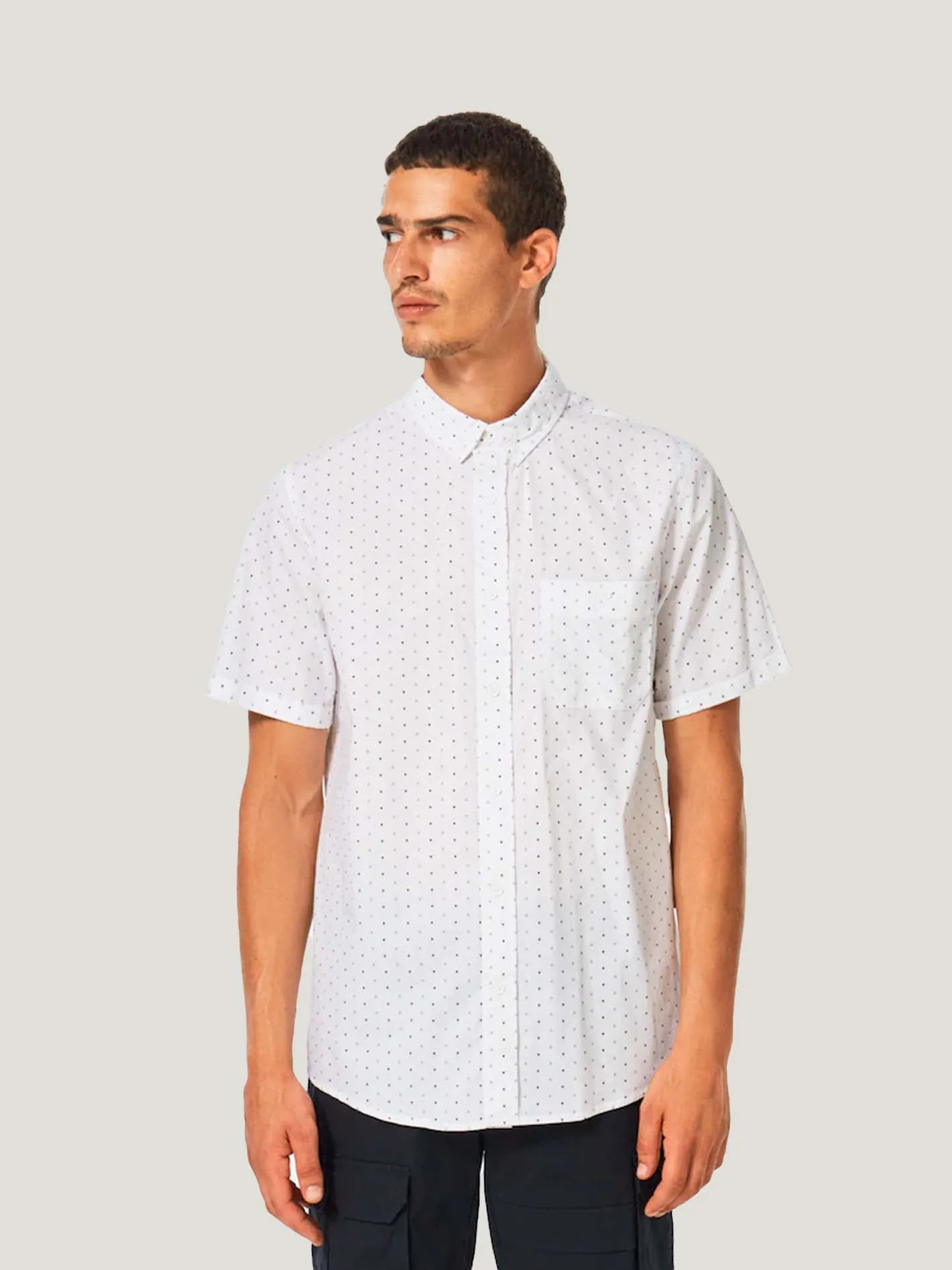 CAMISA OAKLEY HOMRE KINNEY BUTTON DOWN SS