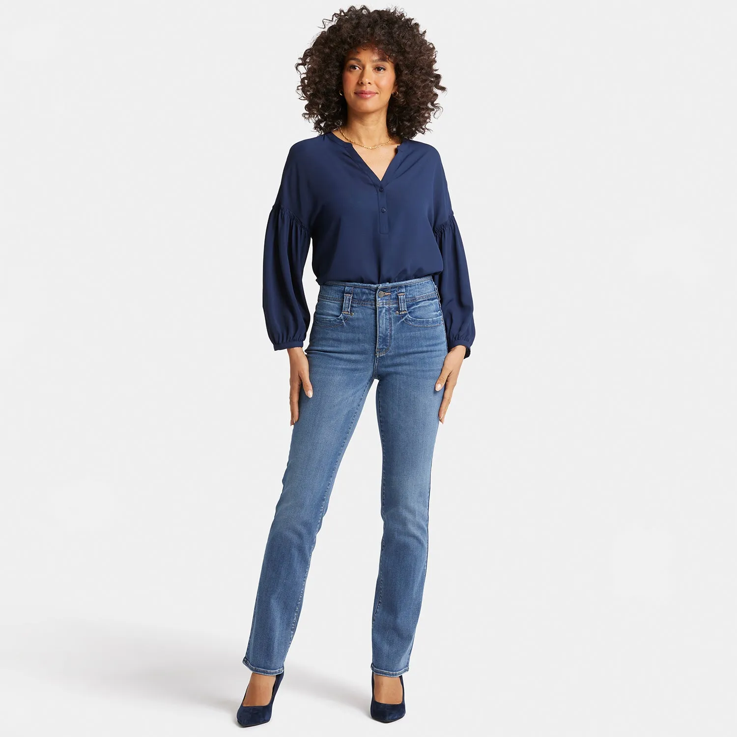 Marilyn Straight Jeans In Petite - Clear Brook